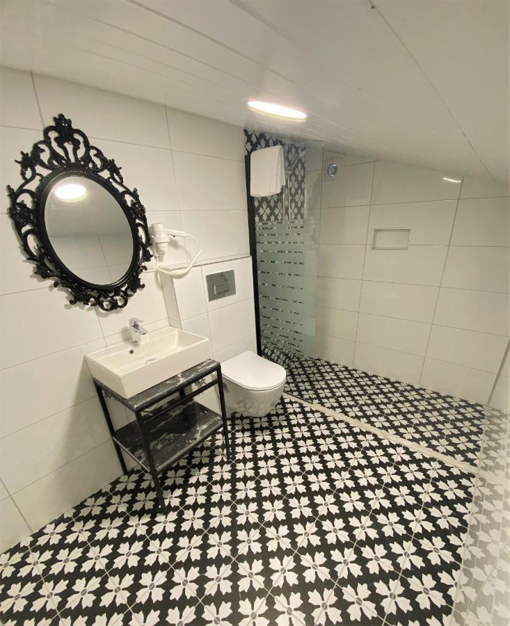 Cunda Kordon Otel Ayvalı Esterno foto
