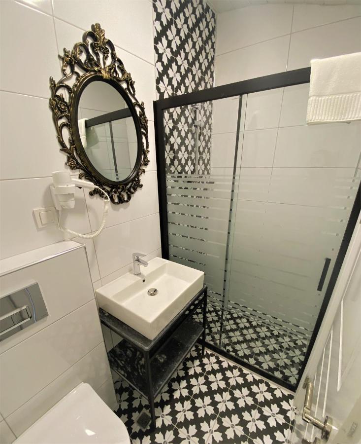 Cunda Kordon Otel Ayvalı Esterno foto