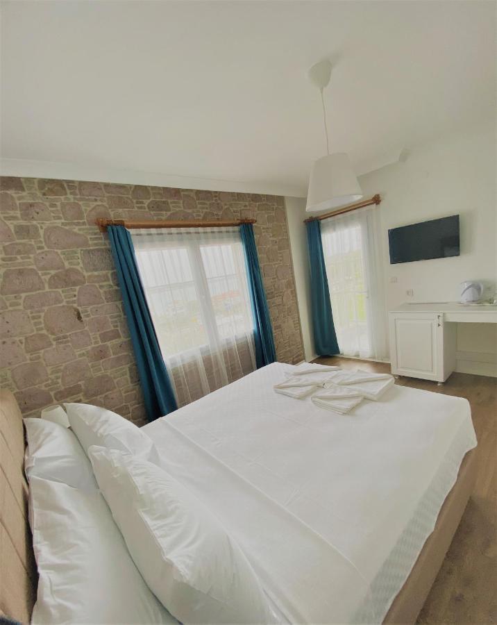 Cunda Kordon Otel Ayvalı Esterno foto