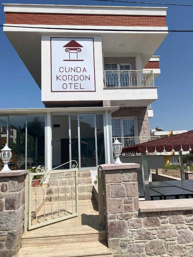 Cunda Kordon Otel Ayvalı Esterno foto